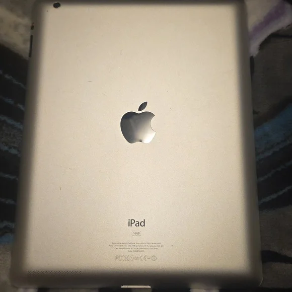 IPad Gen 3 2012 New In Box - Picture 5 of 7